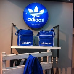 adidas roma centro