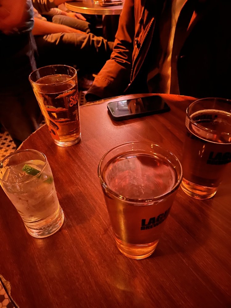 WXOU Radio Bar