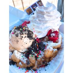 fun diggity funnel cakes