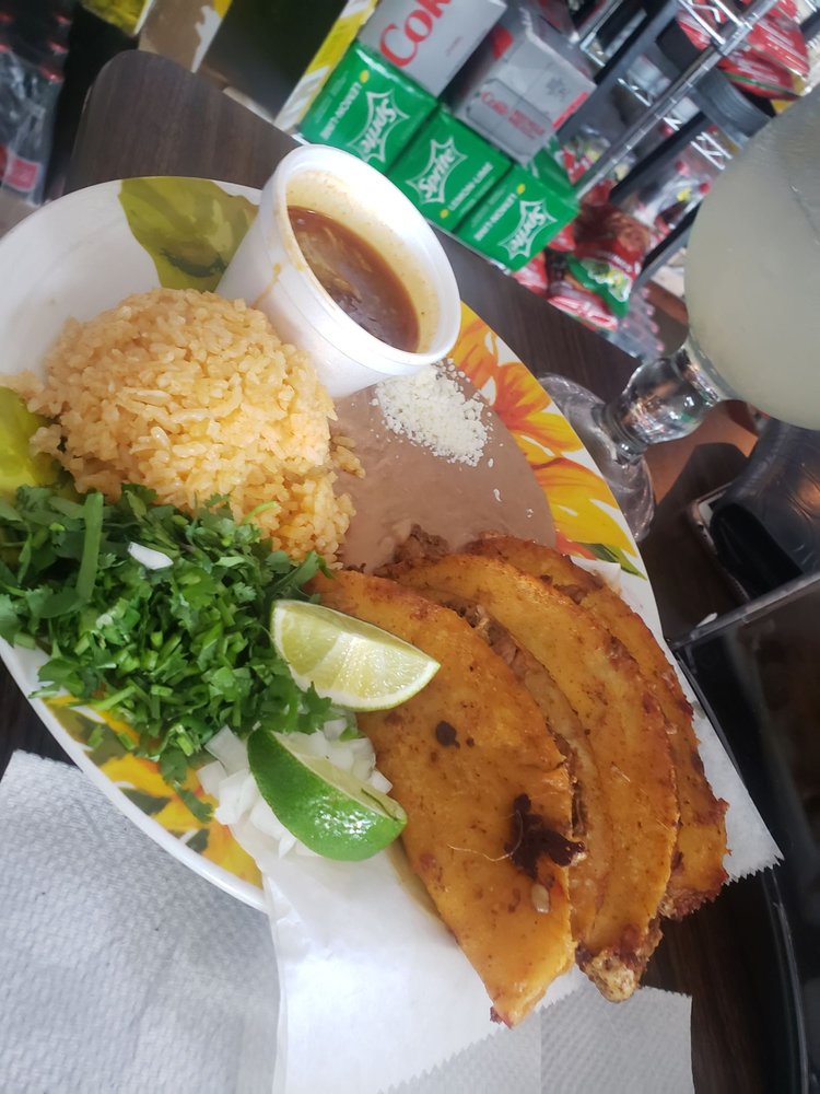 La Familia Mexican Taqueria