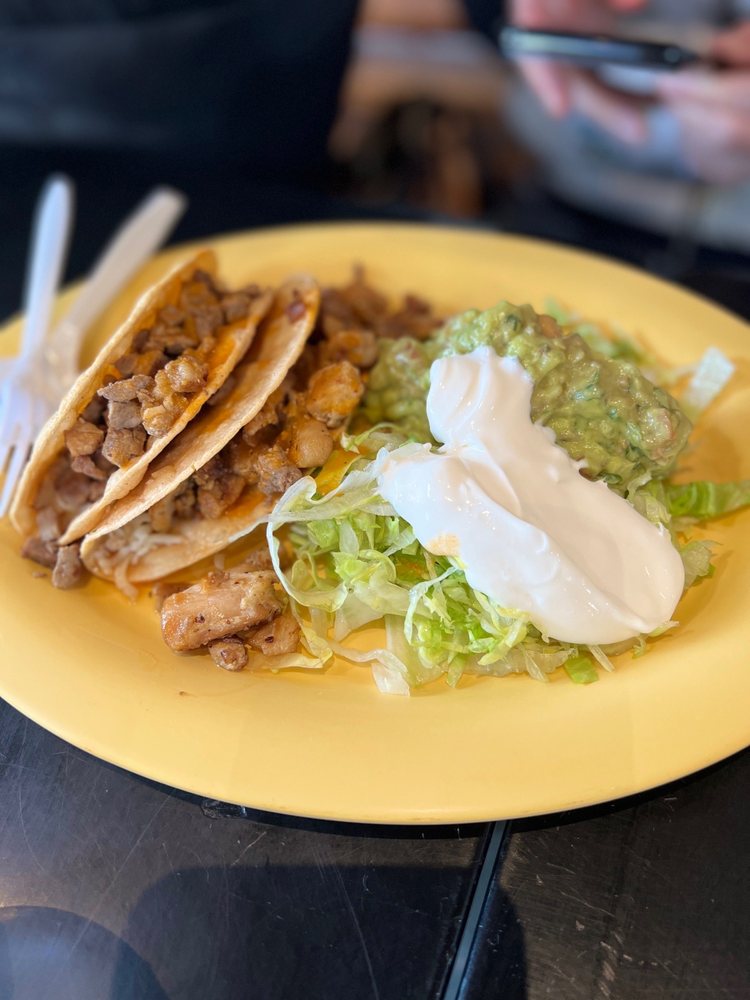 Food from Taqueria Santa Cruz Express