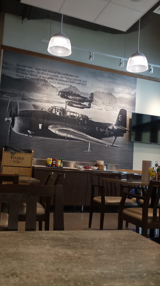 The Flying Leatherneck Inn American (Traditional) Mokapu Rd, Kailua