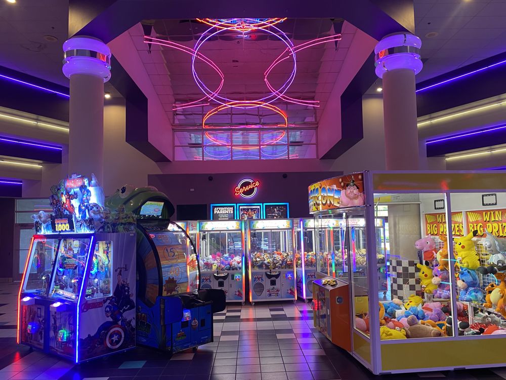 Oaks Center Cinema
