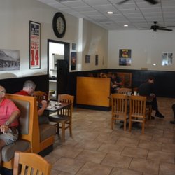 The Black Eyed Pea 23 Reviews American Traditional 862 Photo Of The Black Eyed Pea Mooresville Nc United States Dining Room