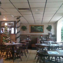 Napoli Restaurant Pizzeria Pizza 1633 Bay St Springfield Ma Photo Of Napoli Restaurant Pizzeria Springfield Ma United States