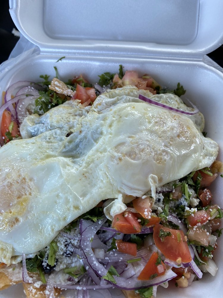 Los Chilaquiles Mexican Grill