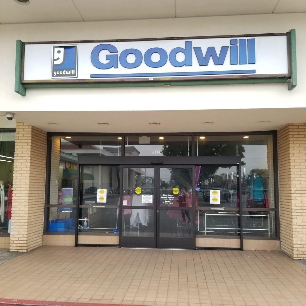 Goodwill Store 17 Photos & 44 Reviews Thrift Stores 10745 South
