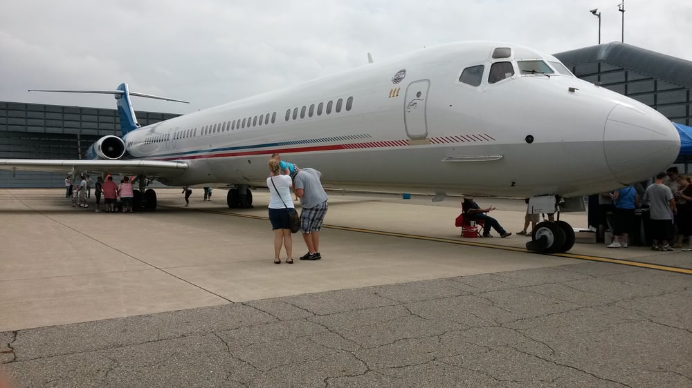 Oakland County International Airport 26 Photos Airports 6500