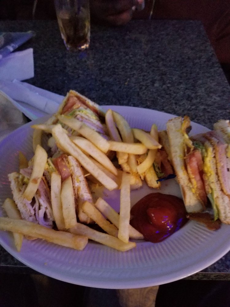 Ike's Sportz Bar & Grill Ike's Sportz Bar & Grill