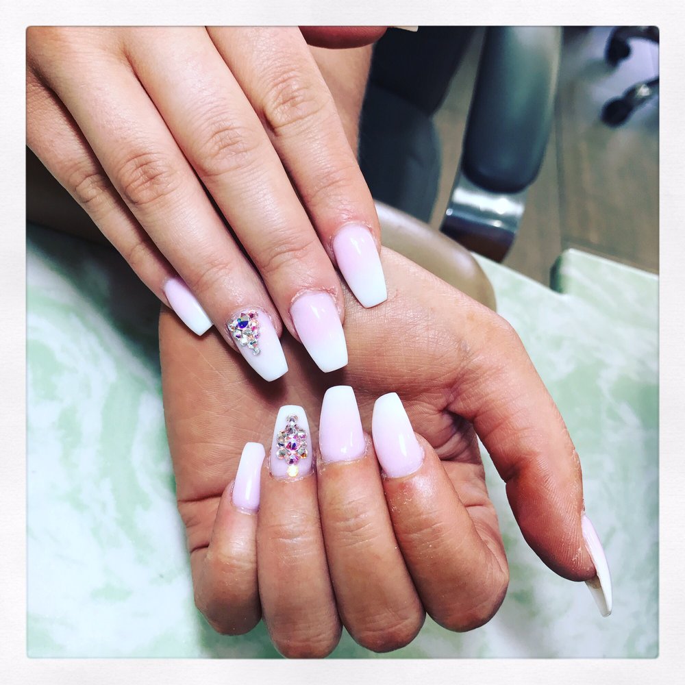 Diva Nails & Spa - 30 Photos & 20 Reviews - Nail Salons - 295 Buck Rd