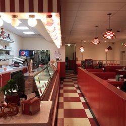 Scoop Sundae Palace Restaurant 62 Photos 75 Reviews Ice Photo Of Scoop Sundae Palace Restaurant Mount Vernon Wa United States