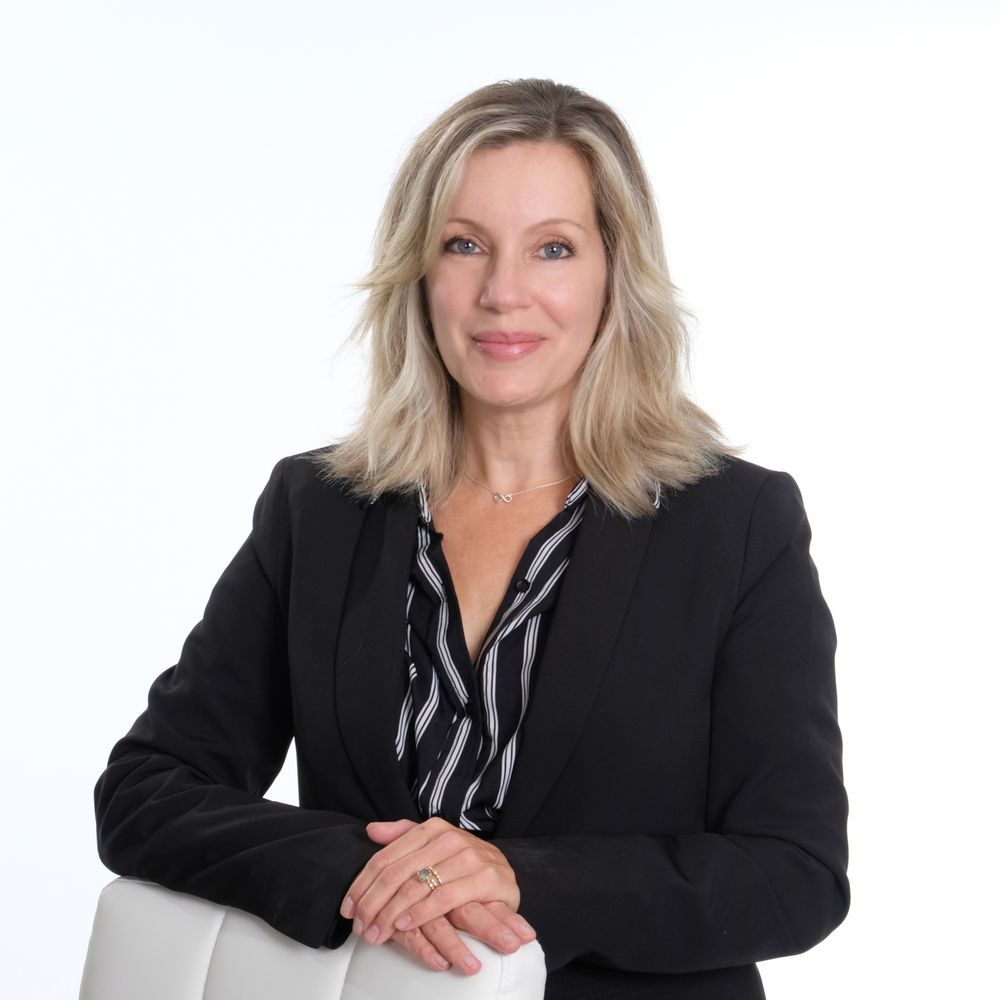 Pamela Farina - RE/MAX Treeland Realty