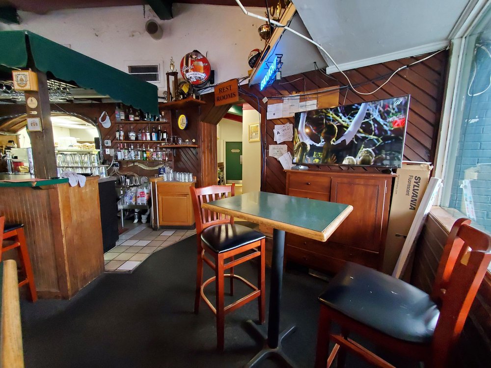 Putter's Patio & Grill