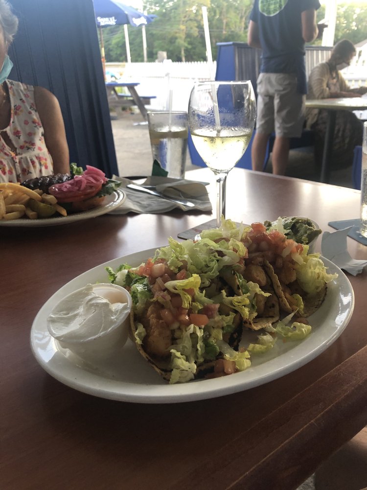 Stewart’s Seafood Restaurant & Tavern Photo