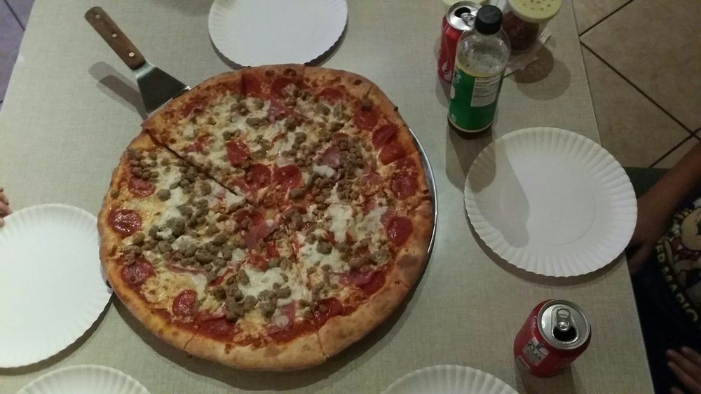 Sal’s Pizza CLOSED Pizza 3218 San Bernardo Ave, Laredo, TX