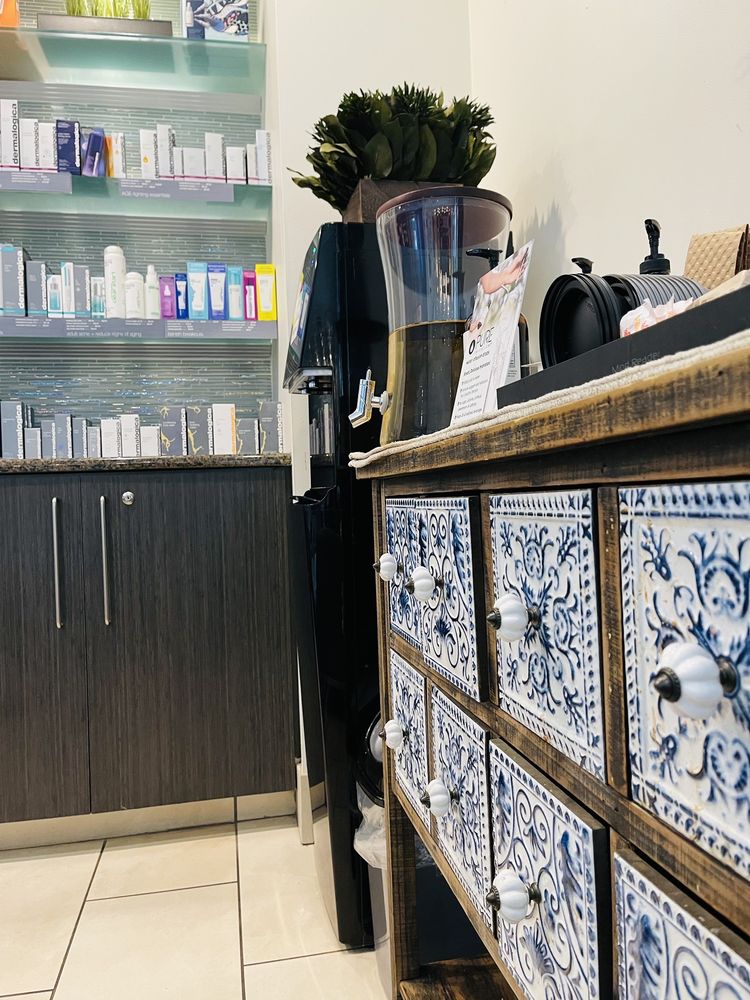 Hand and Stone Massage and Facial Spa