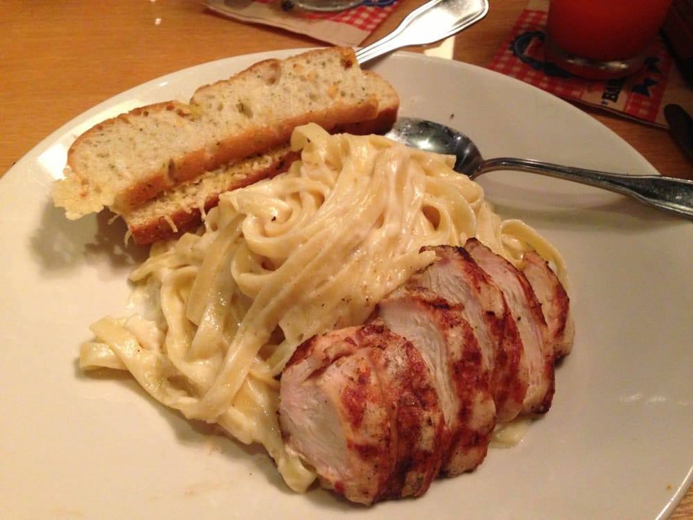 Chicken Fettuccine Alfredo w/ Garlic Bread Strips Yelp