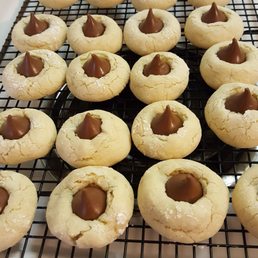 Unreal Bakery 10 Photos Gluten Free Aurora Co Restaurant Photo Of Unreal Bakery Aurora Co United States Kiss Cookies Great For