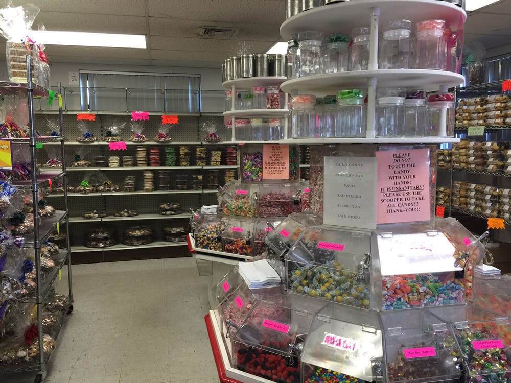 Cookie Factory Outlet 12 Photos Bakeries 500 W John St