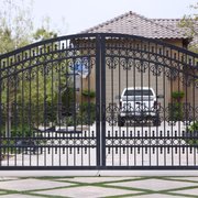 Jaguar Wrought Iron 12 Photos Fences Gates 300 Union Ave Love The Color Photo Of Jaguar Wrought Iron Bakersfield Ca United States