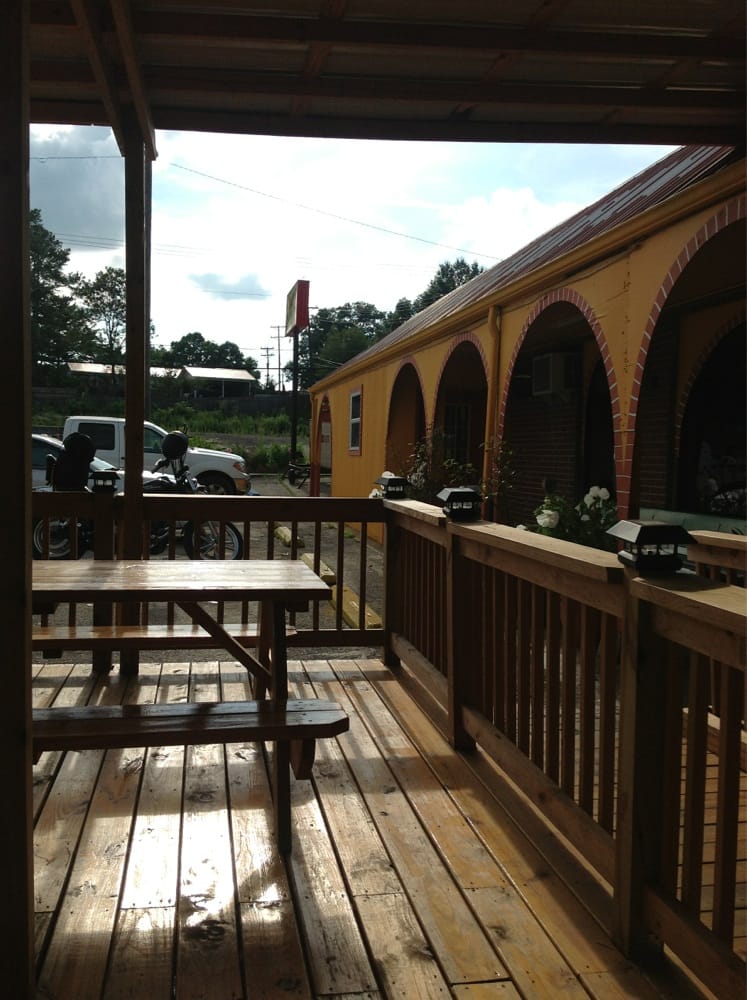 Shelby’s Restaurants 327 N Tennessee Ave, Etowah, TN Restaurant