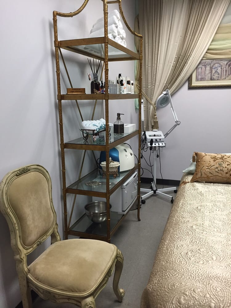 G's Ageless Skin Center