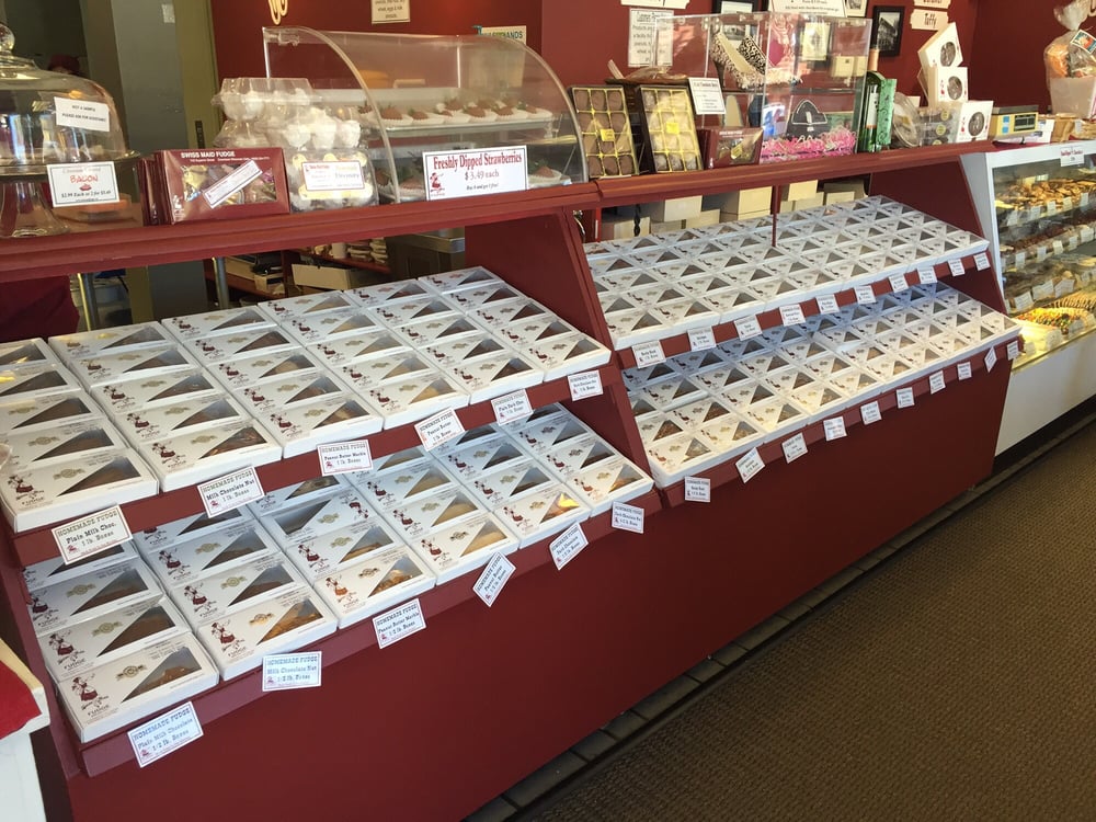 Swiss Maid Fudge 23 Photos & 16 Reviews Candy Stores 743 Superior