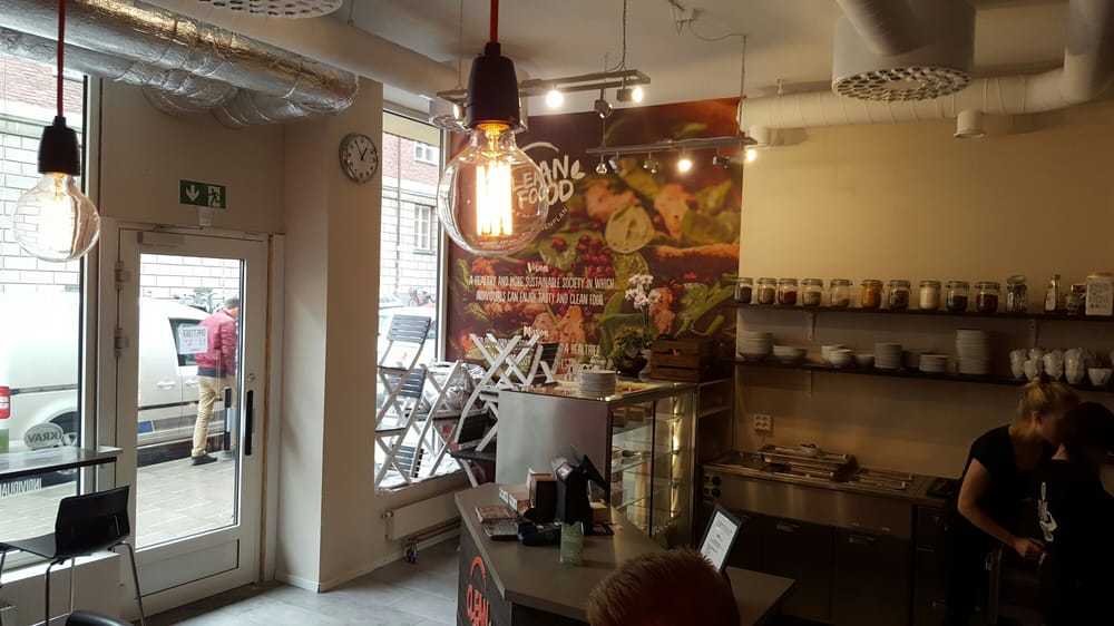 Inredning. ljus och fin lokal! yelp
