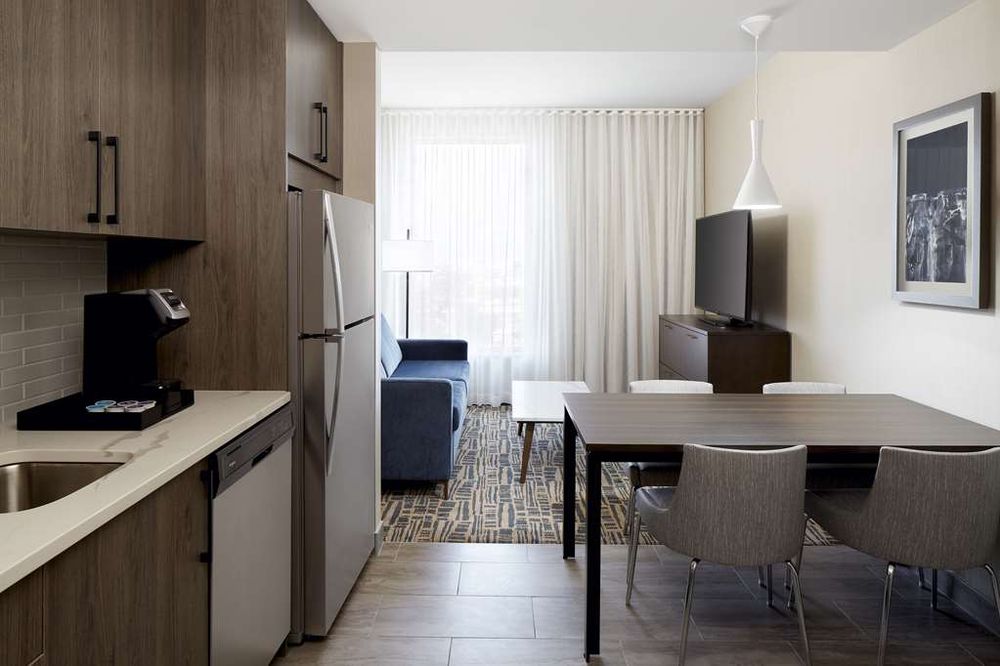 Homewood Suites by Hilton Montreal Midtown