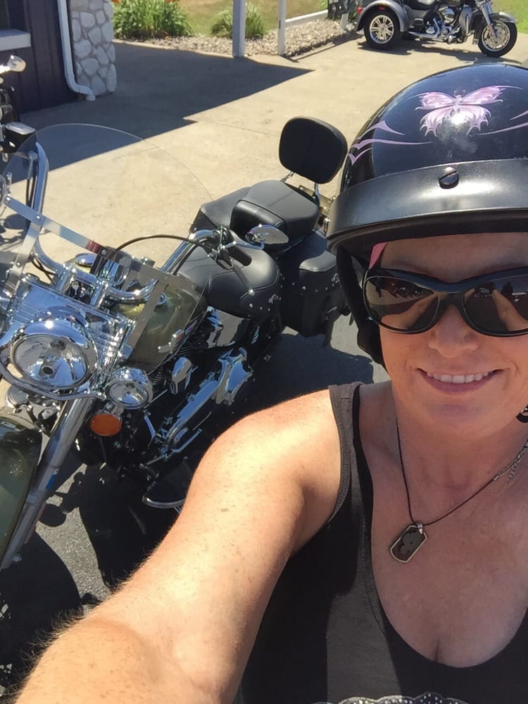 Harv’s Harley Davidson Motorcycle Dealers 3120 Kittering Rd