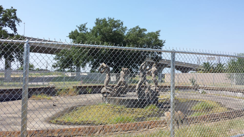 Fountain of the Four Winds 15 Photos Landmarks & Historical