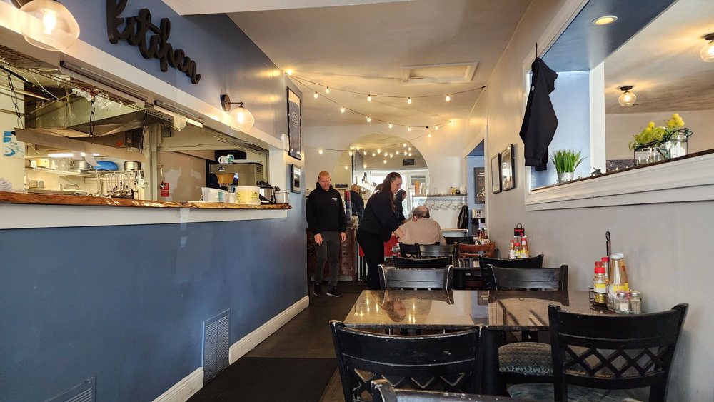 Ray Ray's  at the Mayflower