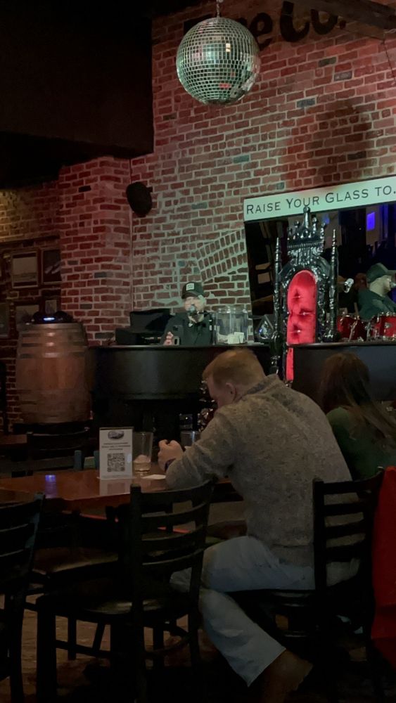 Off the Wagon Dueling Piano Bar