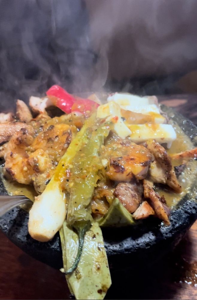Los Molcajetes
