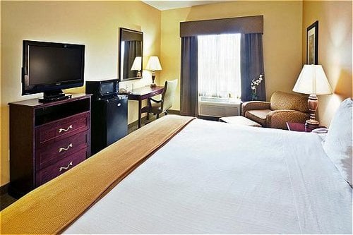 Holiday Inn Express & Suites Texarkana