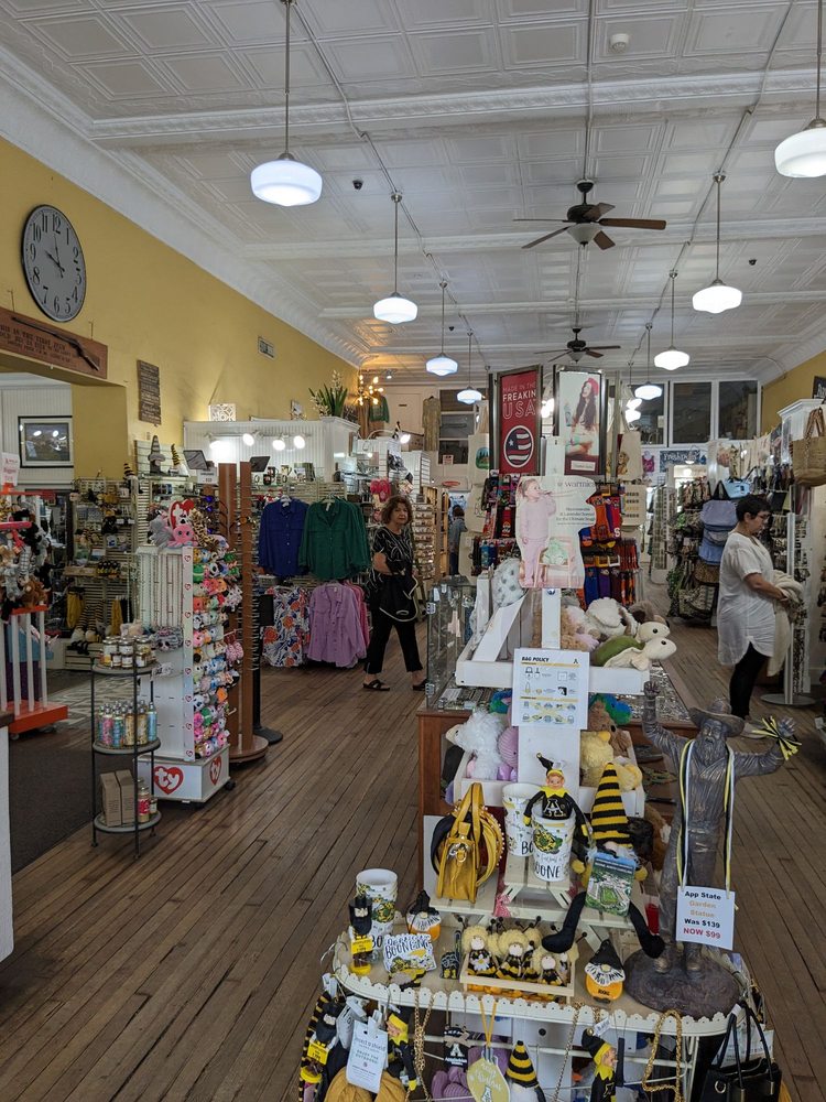 The Shoppes At Farmers