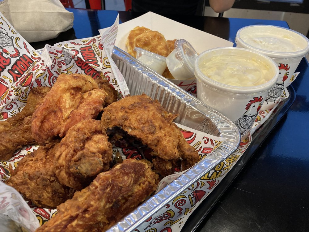 Holy Buckets Halal Chicken & Pizza, Lincolnwood Roadtrippers