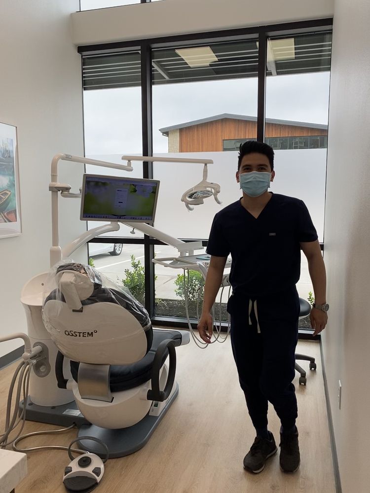 image of business Noah Cruz, DDS- Moderna Dental Studio