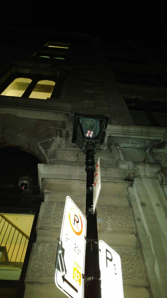 Rue Sainte-Hélène / Éclairé au Gaz