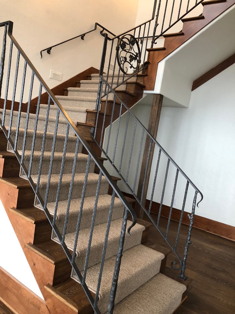 image of business AGE Construction