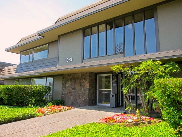 image of business Glara Yi, DDS