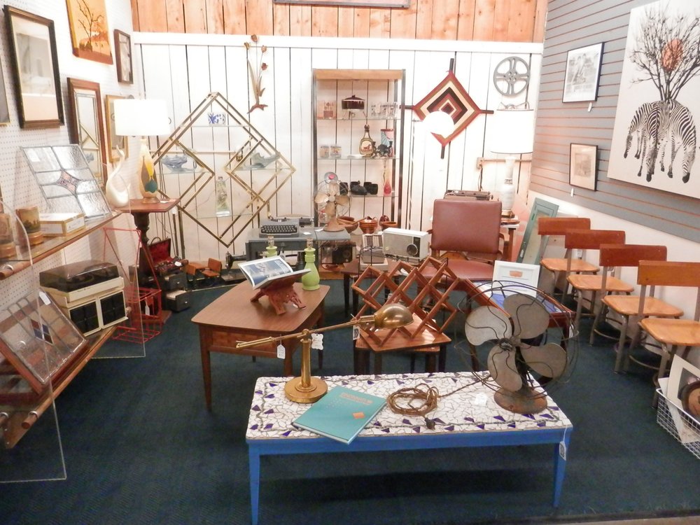 Riverside Centre Antique Mall 32 Photos 20 Reviews Antiques Riverside Centre Antique Mall 32 Photos 20 Reviews Antiques 3742 Kellogg Ave Columbia Tusculum Cincinnati Oh Phone Number Last Updated
