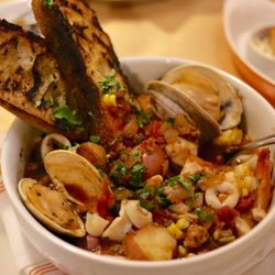 The Paddle Inn 34 Photos 80 Reviews Comfort Food 27 State St Photo Of The Paddle Inn Newburyport Ma United States Cioppino Loaded