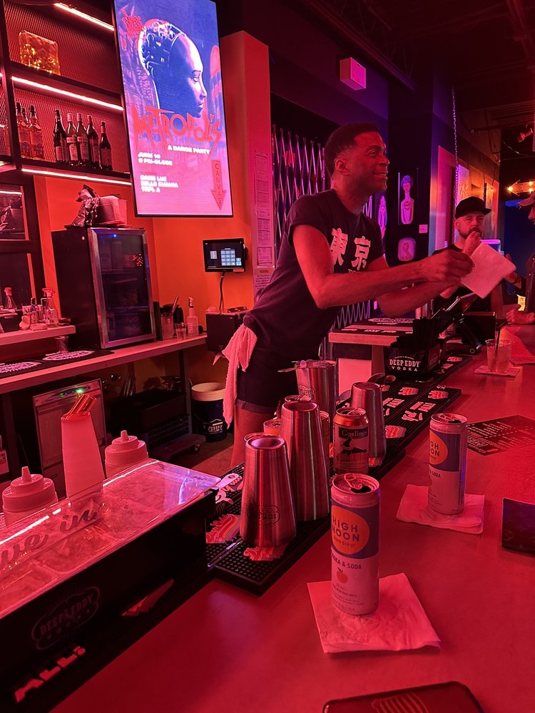 Canvas Lounge