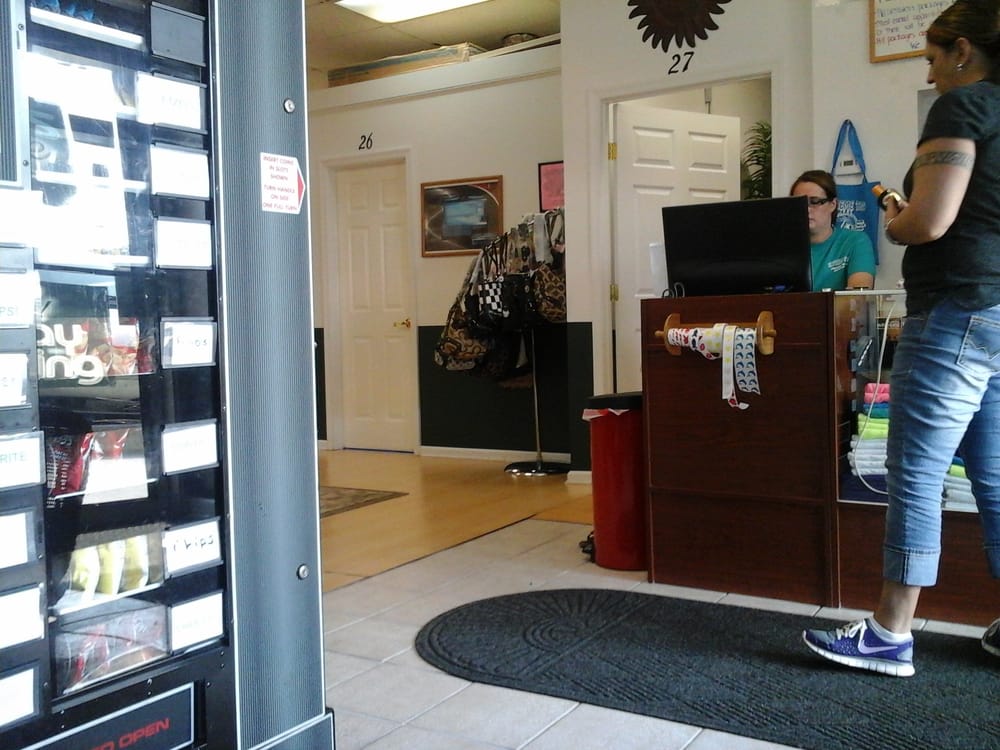 Extreme Tan Tanning Beds 1169 Berryville Ave, Winchester, VA