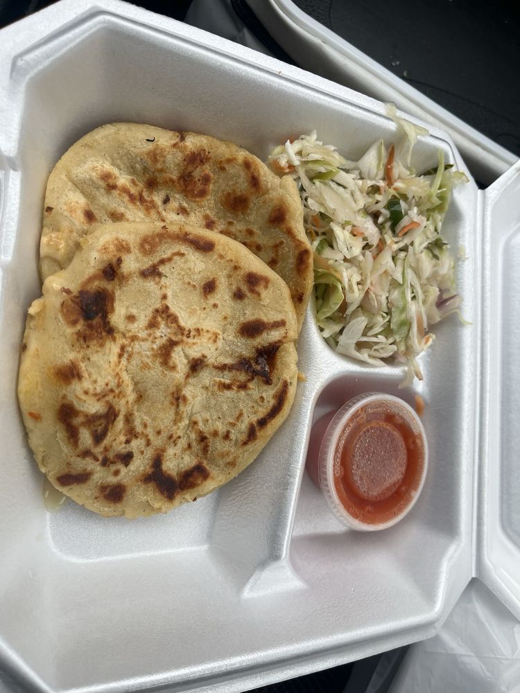 Los Primos Restaurant and Bar