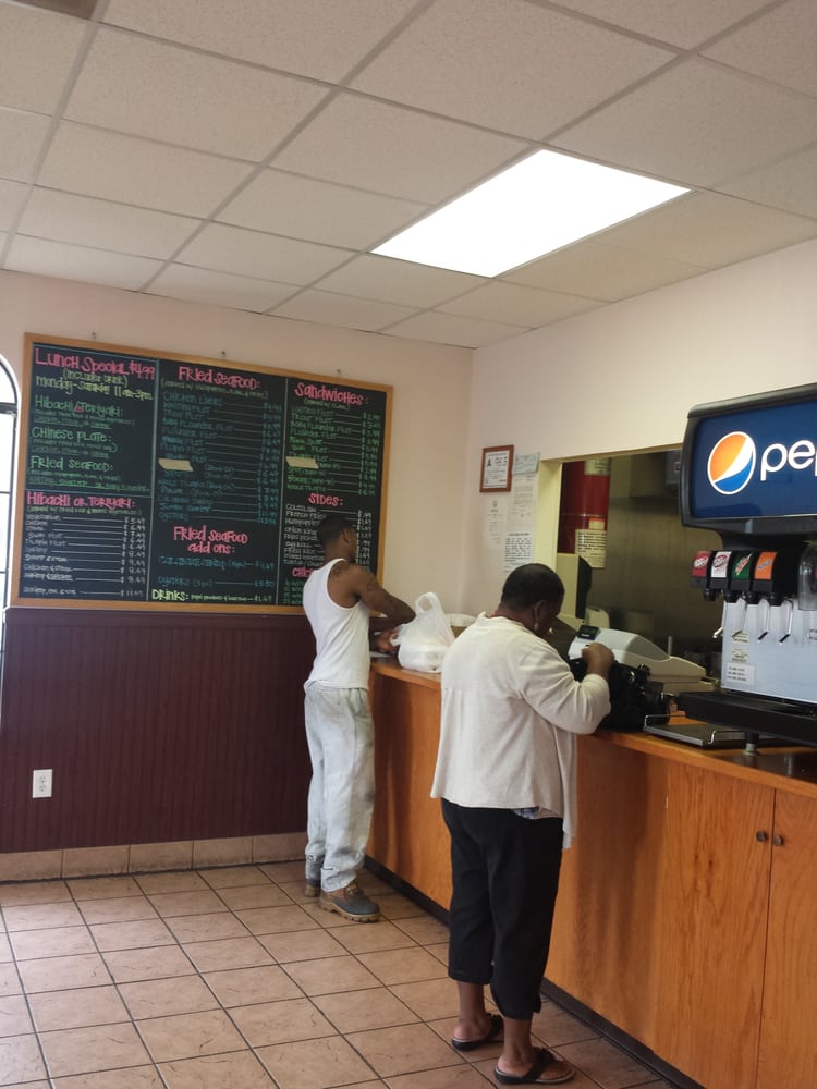 Fresh Seafood Market & Restaurant 1821 N Church St, Burlington, NC