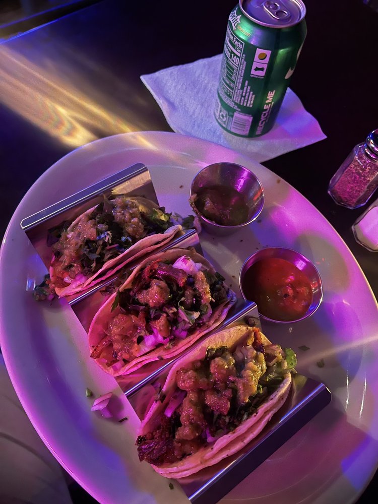 Kiki’s Restaurant & Sport Bar