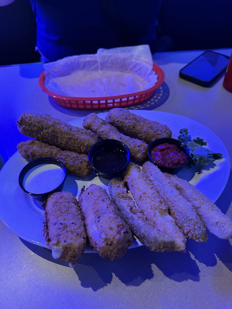Pluckers Wing Bar - Alamo Ranch Pluckers Wing Bar - Alamo Ranch