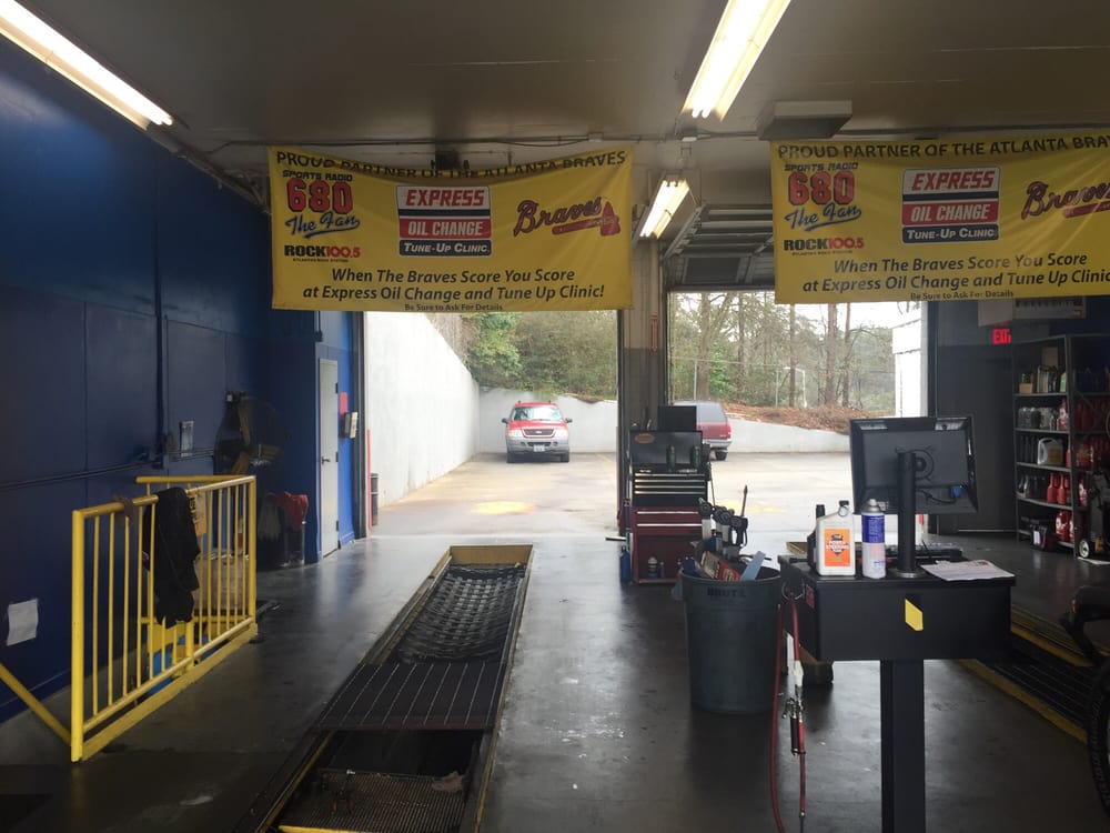 Express Oil Change 13 Photos & 82 Reviews Oil Change Stations